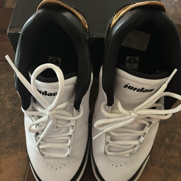 Nike Air Jordan Premium Metallic Gold Athletic Shoes - Picture 8 of 9